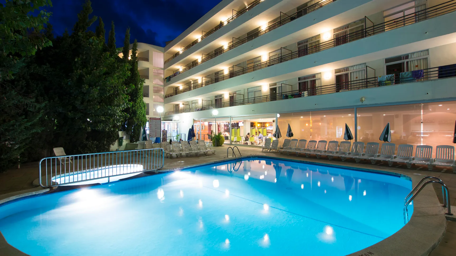 Medplaya Aparthotel Esmeraldas Tossa de Mar