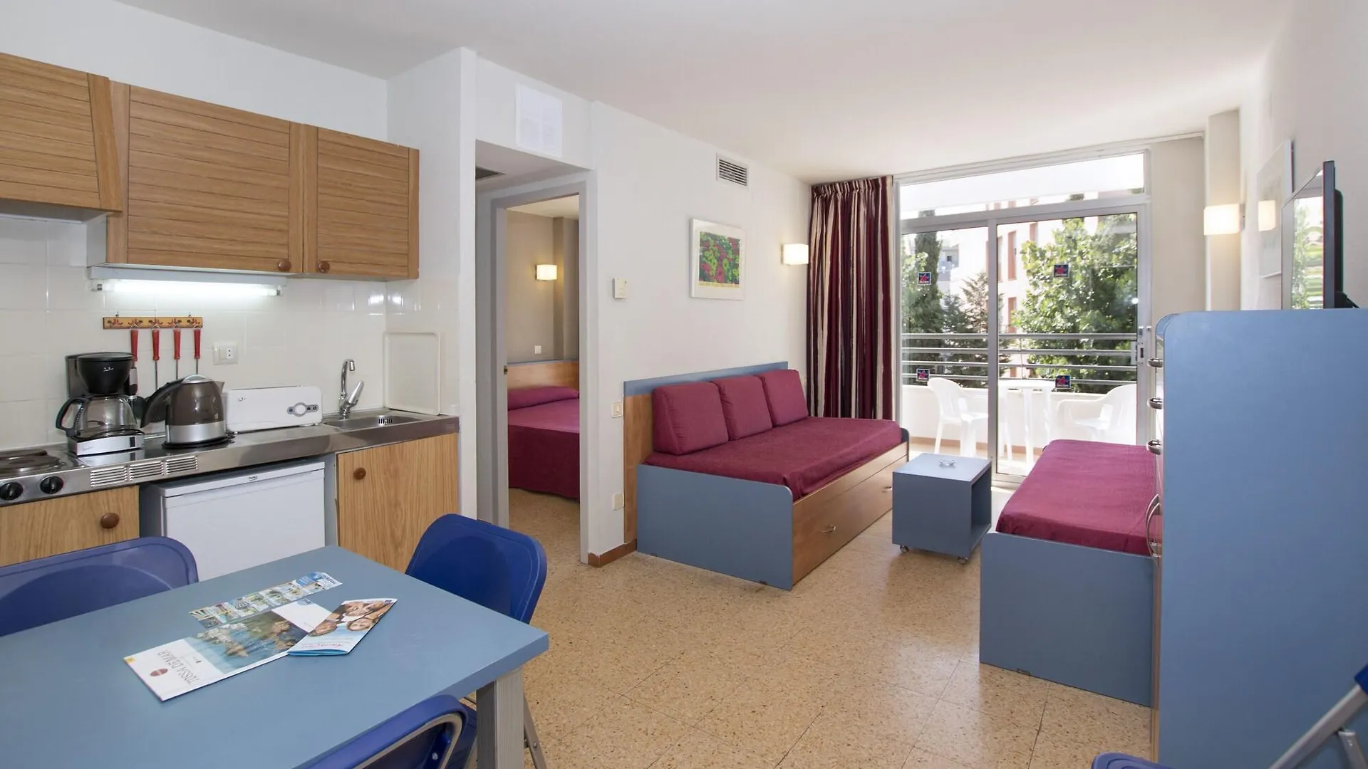 Medplaya Aparthotel Esmeraldas Tossa de Mar 3*,